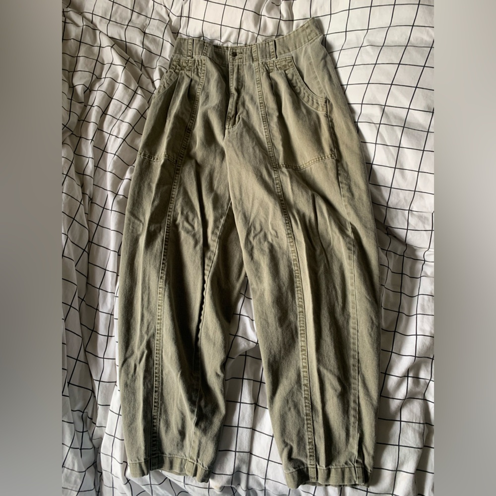 green pants!!